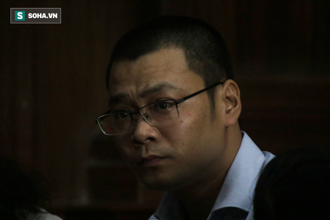 Dược sĩ Thông gục ngã giữa phiên xử, nguyên Tổng giám đốc VN Pharma tái mặt-6