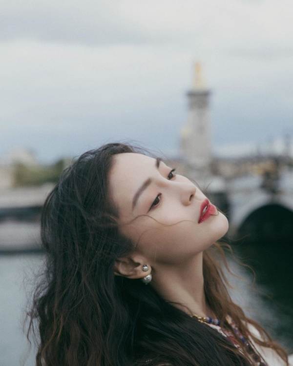 Angelababy xinh như công chúa giữa trời Paris-2