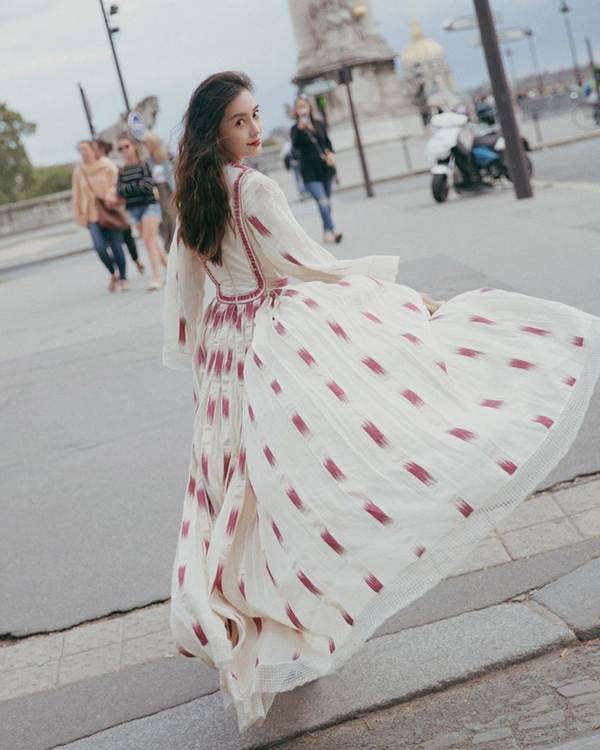 Angelababy xinh như công chúa giữa trời Paris-6