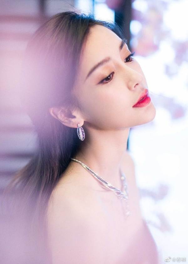 Angelababy xinh như công chúa giữa trời Paris-24