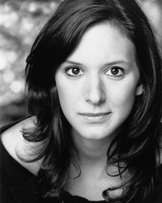 Siêu giàu và nổi tiếng, nhan sắc 2 người vợ của Mr Bean ra sao?-12