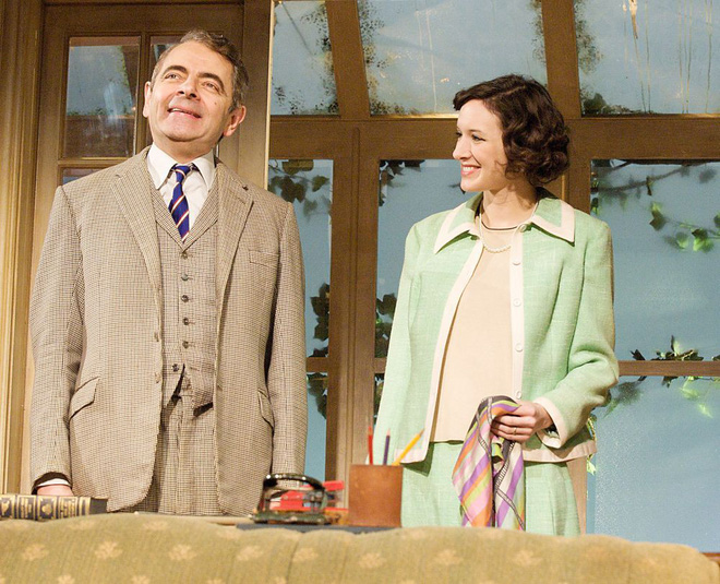 Siêu giàu và nổi tiếng, nhan sắc 2 người vợ của Mr Bean ra sao?-10