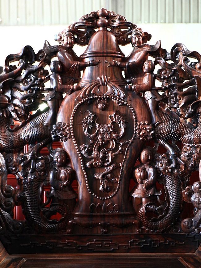 Gom gỗ mun suốt 7 năm rồi lấy lõi làm bộ bàn ghế giá chục tỷ-8