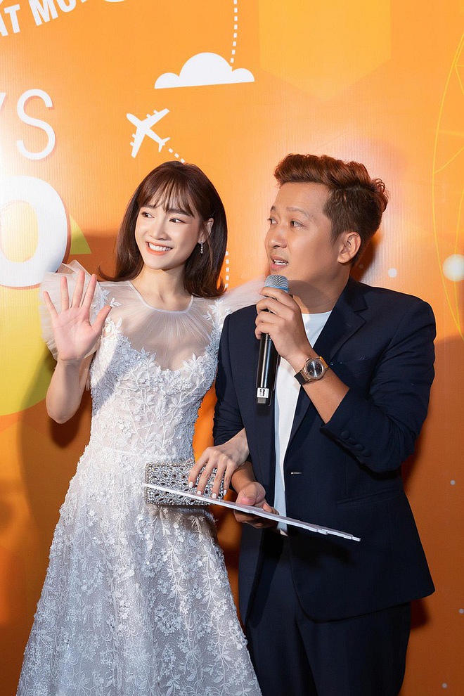 Nhã Phương đập hộp quà kỷ niệm 1 năm cưới của Trường Giang, tưởng đồ hiệu xịn xò ai ngờ mở ra rớt nước mắt”-5