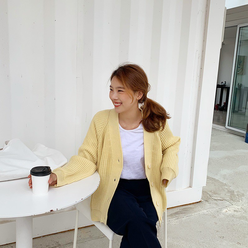 Giữa mùa Thu nắng gió khó lường, bạn nên thủ sẵn 4 mẫu áo khoác nhẹ nhàng mà chất ngất sau đây-1