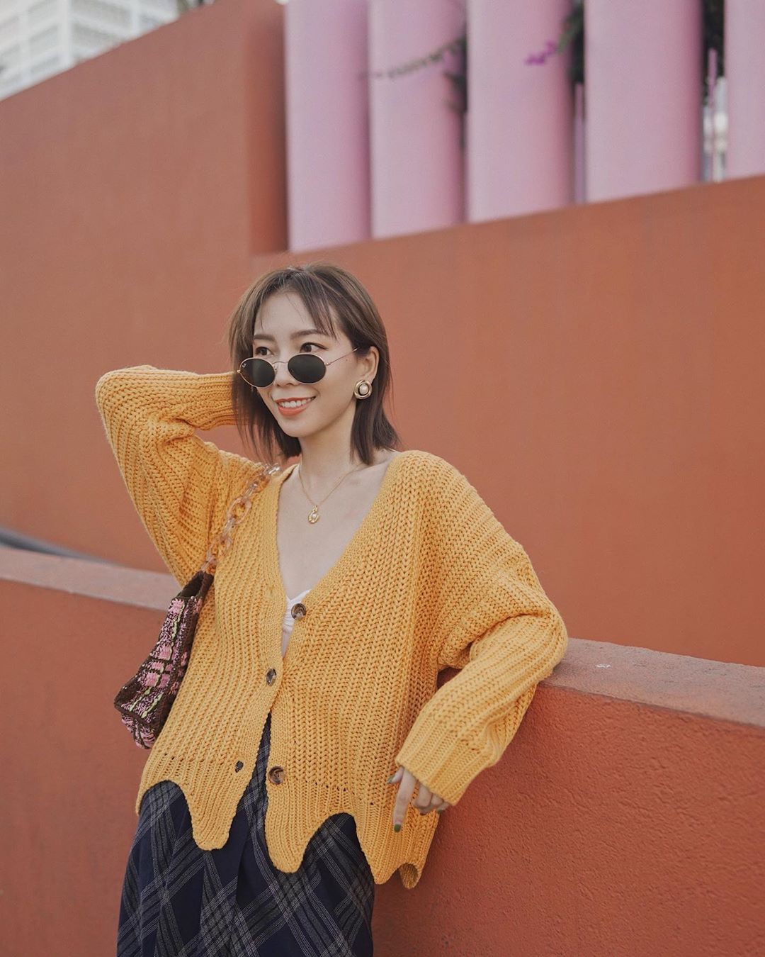 Giữa mùa Thu nắng gió khó lường, bạn nên thủ sẵn 4 mẫu áo khoác nhẹ nhàng mà chất ngất sau đây-4