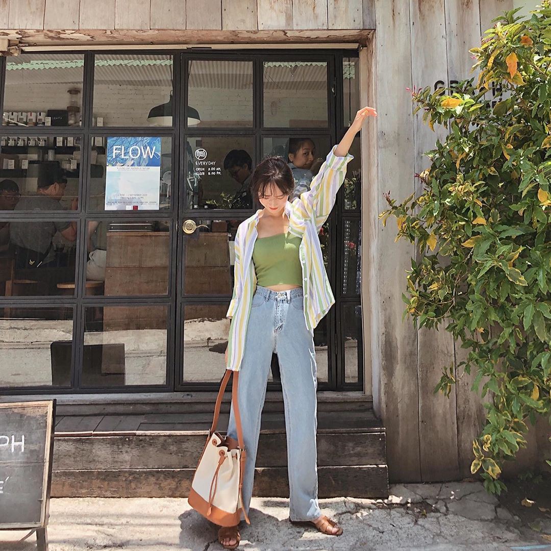 Giữa mùa Thu nắng gió khó lường, bạn nên thủ sẵn 4 mẫu áo khoác nhẹ nhàng mà chất ngất sau đây-6