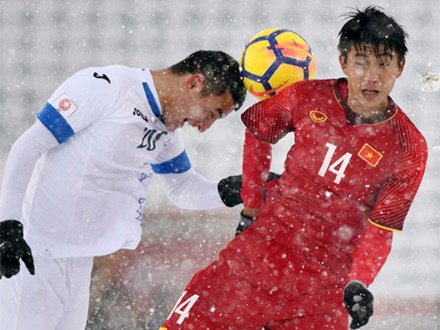 Nhìn lại trận chiến trên tuyết lịch sử của bóng đá Việt Nam