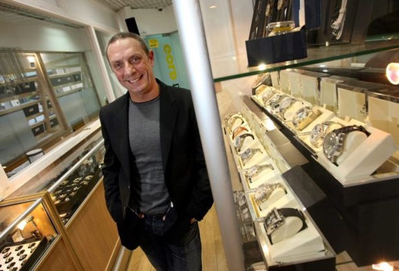 Triệu phú bị bạn gái cũ phục trong phòng ngủ bắn chết vì có tình mới-1