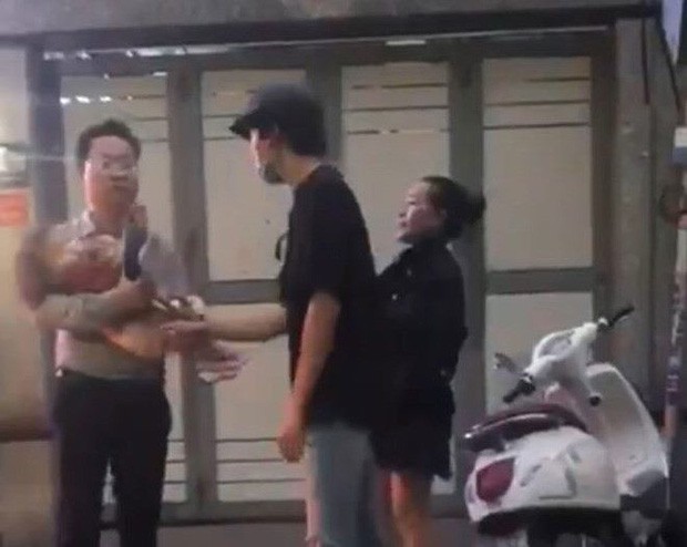 Công an đã làm việc với thẩm phán, giảng viên cùng nhóm người lạ bị tố xông vào nhà dân bắt cóc 3 cháu nhỏ-2