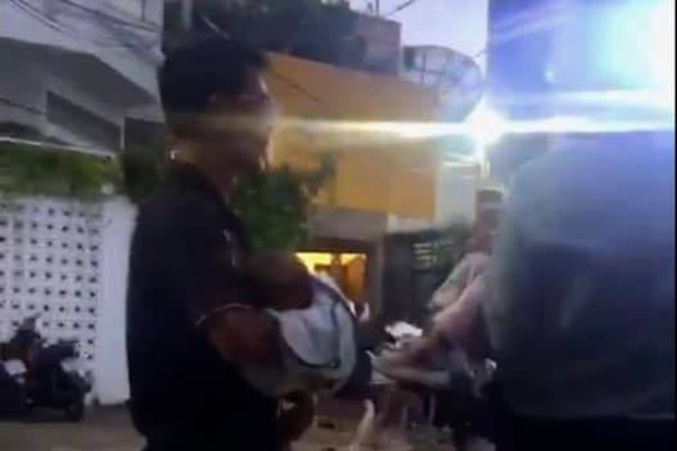 Công an đã làm việc với thẩm phán, giảng viên cùng nhóm người lạ bị tố xông vào nhà dân bắt cóc 3 cháu nhỏ-3