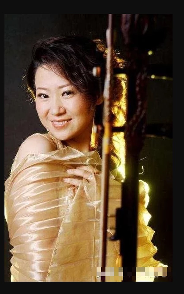 Chủ tịch đóng giả dân thường đi cua gái và đám cưới không thể tin nổi của tỷ phú giàu thứ nhì Trung Quốc-2