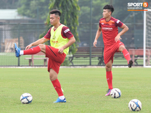Trợ lý Lee Young-jin yêu cầu học trò nghiêm túc: Ai không hiểu phải hỏi, ai mất tập trung tôi mời ra ngoài-10