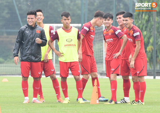 Trợ lý Lee Young-jin yêu cầu học trò nghiêm túc: Ai không hiểu phải hỏi, ai mất tập trung tôi mời ra ngoài-8