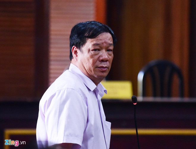 Vì sao chồng ca sĩ Trang Nhung xuất hiện ở phiên tòa VN Pharma?-1