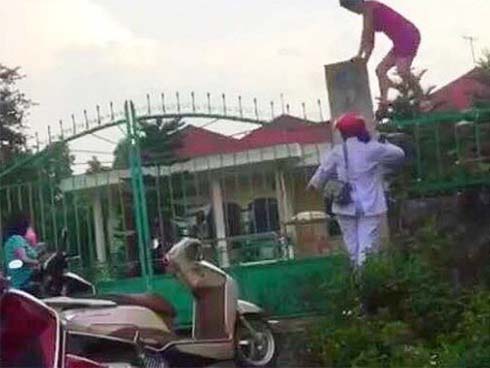 Hai cán bộ Trung tâm nuôi dưỡng người già tuồn hàng từ thiện ra ngoài tường trình gì?-2