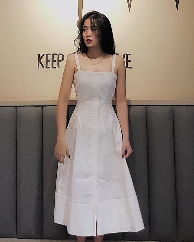 Hội bạn gái cầu thủ chăm đăng ảnh khoe eo thon gợi cảm-8