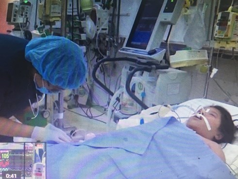 Trẻ bị sốc sốt xuất huyết kéo dài có nguy cơ không hồi phục và dẫn đến tử vong
