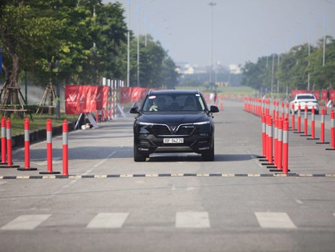 Lái thử xe VinFast Lux: Chuyên gia ‘xịn’, bài thử hay, tặng vé xem F1