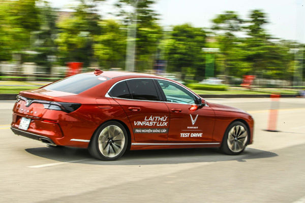 Lái thử xe VinFast Lux: Chuyên gia ‘xịn’, bài thử hay, tặng vé xem F1-3