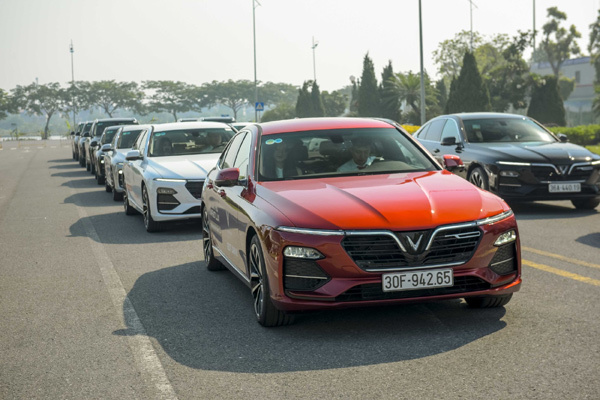 Lái thử xe VinFast Lux: Chuyên gia ‘xịn’, bài thử hay, tặng vé xem F1-4