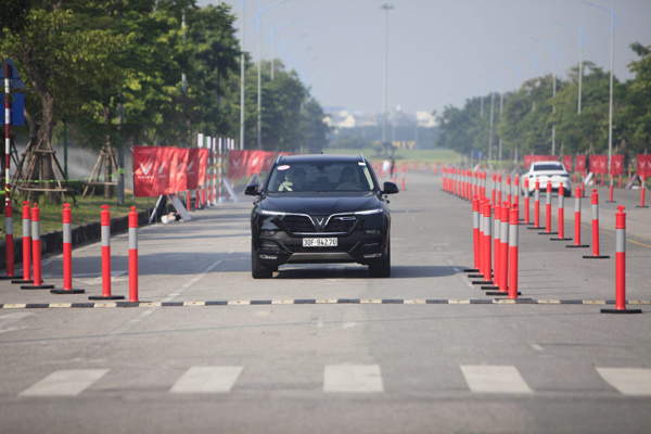 Lái thử xe VinFast Lux: Chuyên gia ‘xịn’, bài thử hay, tặng vé xem F1-1