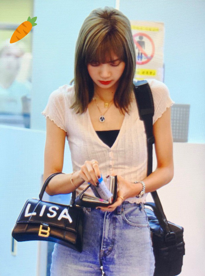 Không hổ danh thánh nữ hàng hiệu, Ngọc Trinh chi hơn 70 triệu đồng để mua túi giống Lisa (Black Pink) và Địch Lệ Nhiệt Ba-4