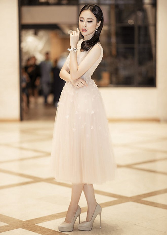 Angela Phương Trinh make up thảm họa không nhận ra - Mỹ Tâm đừng đánh son tím lịm thêm lần nào nữa-2