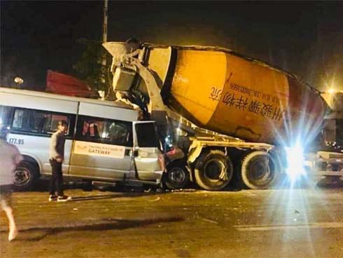 Xác định danh tính tài xế điều khiển xe ô tô trường Gateway tông đuôi xe bồn dừng đèn đỏ-3