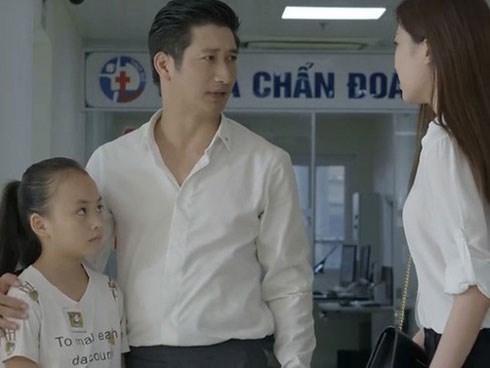 Thái (Hoa Hồng Trên Ngực Trái) phải hoãn lịch li hôn với Khuê vì 3 lí do: Chung quy cũng vì liêm sĩ với con cái!