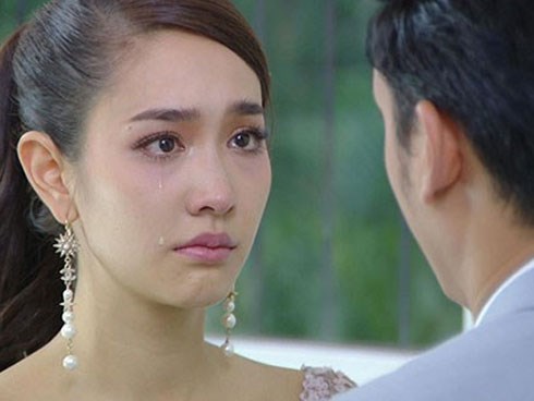4 năm sau ly hôn, tôi gặp lại chồng cũ trong bộ dạng rách nát xin ăn và chạnh lòng đau xót khi thấy đứa bé được địu ở sau lưng anh ta