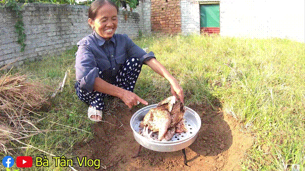 Bà Tân lần đầu tiên phải ăn một mình vì làm món khổng lồ nhưng thất bại, nướng gà úp xoong nhưng mở ra thì hoá... thiên nga đen thui-6