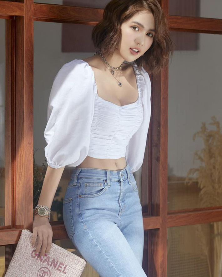 1, 2, 3 mở ra cẩm nang khoe vòng một phồn thực của Ngọc Trinh: Công lớn thuộc về 5 kiểu áo sexy-3