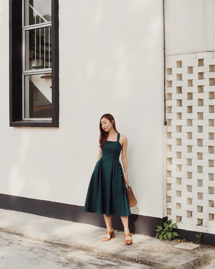 Trời vào Thu mát mẻ, các quý cô Châu Á lại được dịp bung lụa với loạt các thiết kế đầy màu sắc-3