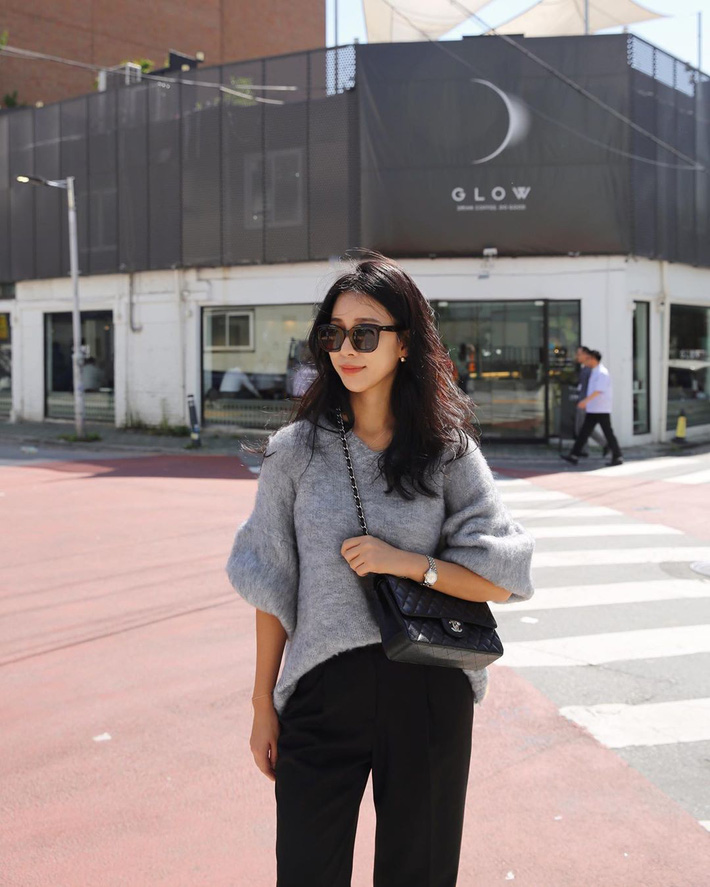 Trời vào Thu mát mẻ, các quý cô Châu Á lại được dịp bung lụa với loạt các thiết kế đầy màu sắc-13