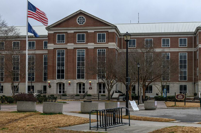 Lên kế hoạch tỉ mỉ để giết vợ, người chồng nhận ngay cái kết sống không bằng chết-3