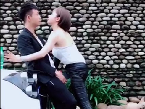 Bắt chước clip 