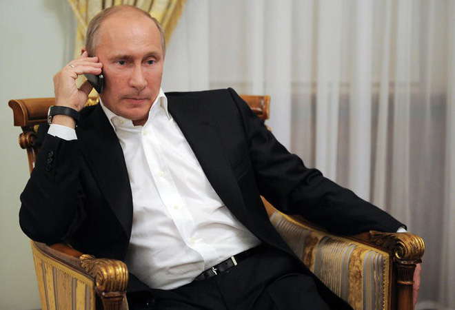 Hé lộ chiếc điện thoại Tổng thống Putin đang dùng: Không phải iPhone!-3
