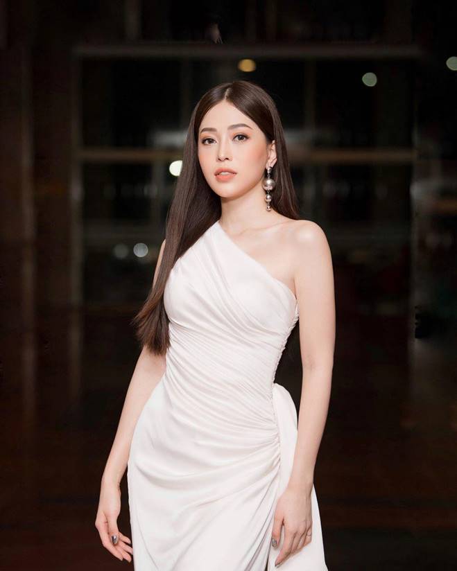 Đã không khoe thì thôi, chứ Á hậu Phương Nga đã diện bikini thì chắc chắn đốt mắt-5