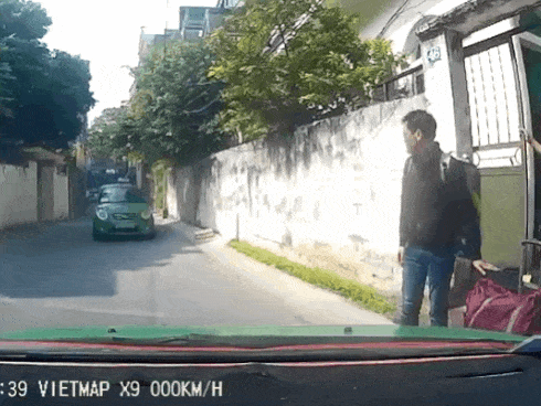 Câu chuyện ấm lòng: Được đền 19 triệu sau va chạm giao thông nhưng chỉ sửa xe hết 7 triệu, tài xế ô tô đem trả lại tiền thừa-4