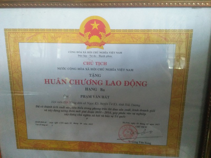 Anh nông sáng chế robot bán đi 14 nước-3