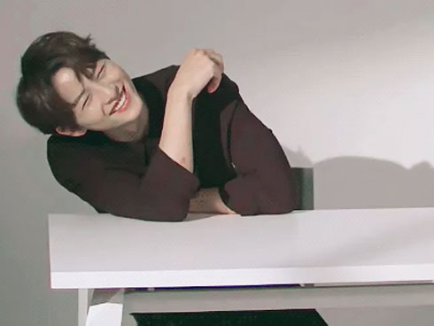 Sau 3 tháng ly hôn Song Hye Kyo, Song Joong Ki bị bắt gặp hẹn hò với người này-4