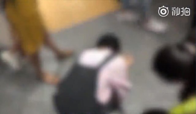 Không đạt KPI, nhân viên bị sếp phạt ăn mướp đắng và uống trứng sống-3