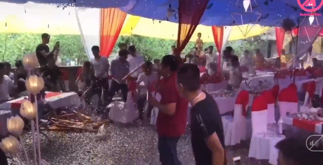 Đám cưới nhà người ta hoành tráng đến mức khiến 2 họ chạy tan tác, đúng là nhà chẳng có gì ngoài điều kiện-1