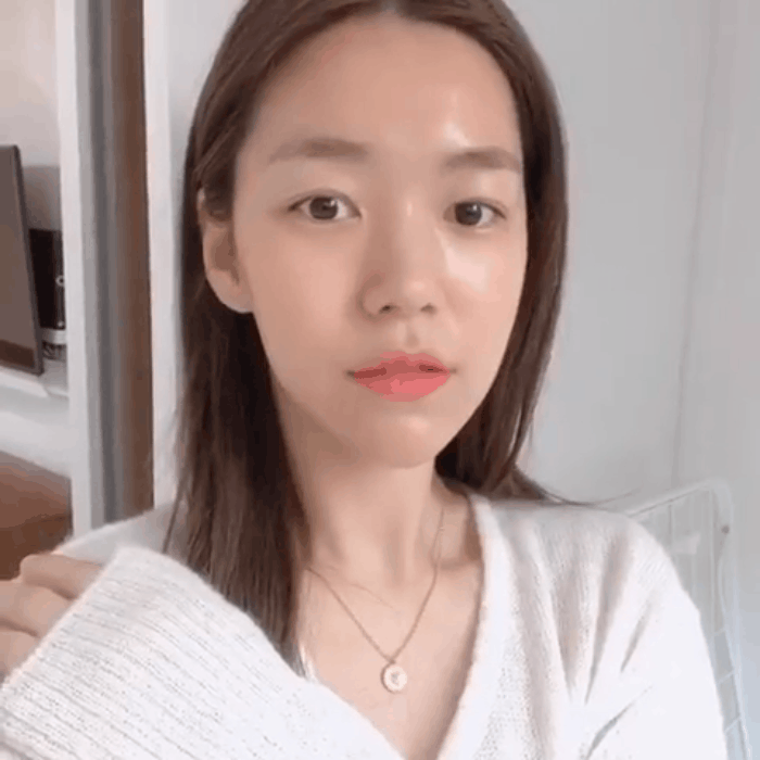 Cùng là thoa kem dưỡng ẩm vào mùa hanh khô nhưng nếu áp dụng 5 mẹo sau, da bạn sẽ đẹp gấp mấy da người ta-2