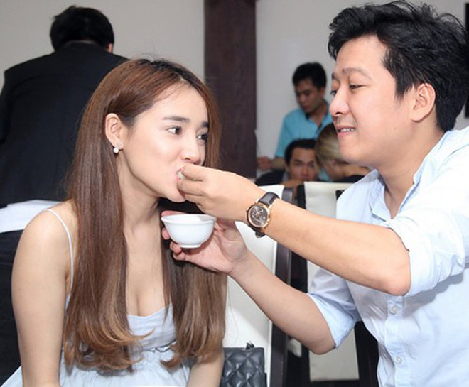 Phát sốt cách thể hiện tình cảm của sao Việt: Vô tư ôm hôn nơi công cộng, cứ gặp là không rời, chăm kỹ đến phát hờn-6