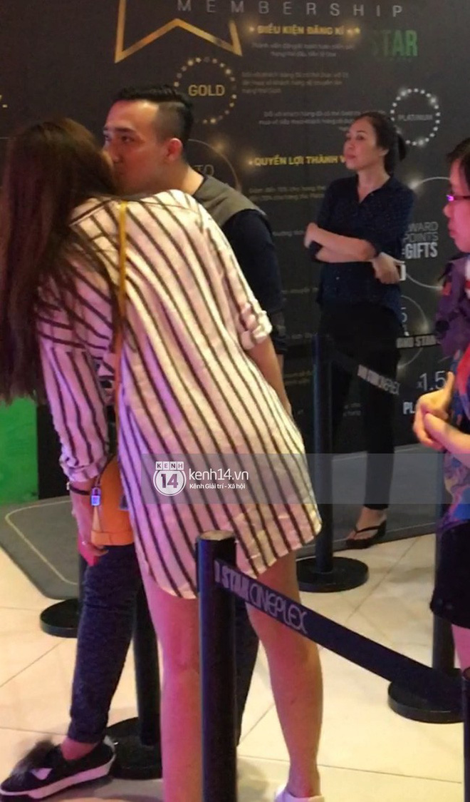 Phát sốt cách thể hiện tình cảm của sao Việt: Vô tư ôm hôn nơi công cộng, cứ gặp là không rời, chăm kỹ đến phát hờn-11