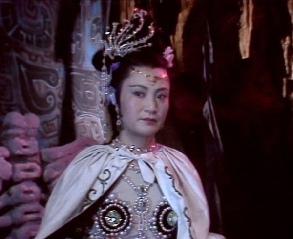 Số phận của 2 đại mỹ nhân Tây Du Ký 1986: Người được máy bay riêng đưa đón, kẻ bị đạo diễn Dương Khiết lừa đau đớn-4