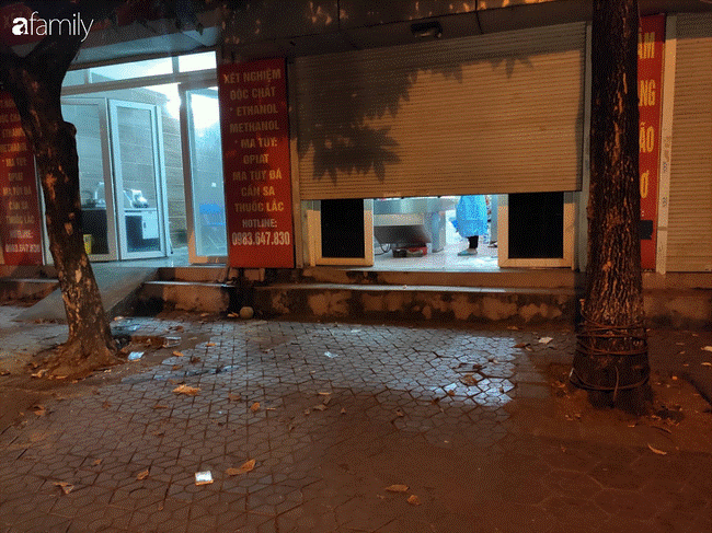 Vụ nam tài xế xe ôm công nghệ nghi bị sát hại ở Hà Nội: Người chị gào khóc trước bệnh viện chờ nhận thi thể em trai-2