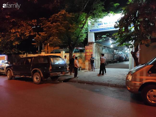 Vụ nam tài xế xe ôm công nghệ nghi bị sát hại ở Hà Nội: Người chị gào khóc trước bệnh viện chờ nhận thi thể em trai-3